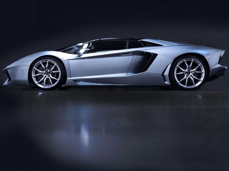  Lamborghini Aventador LP700-4 Roadster 2013 года  (фото 7 из 68)